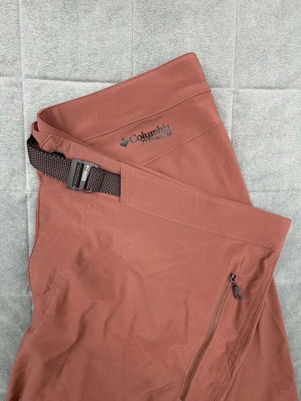 Columbia Titanium Hiking Shorts Brown Belted Omni-Wick Size 40W 10L